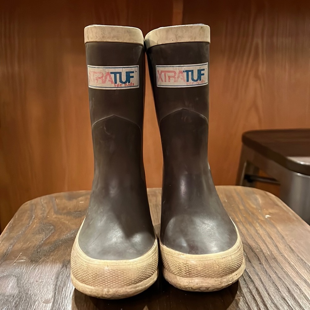 Rain boots, xtra tuf